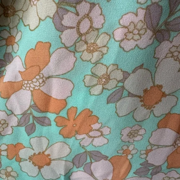 Rose & Olive Green and Orange Flutter Sleeve Blouse - Picture 2 of 6